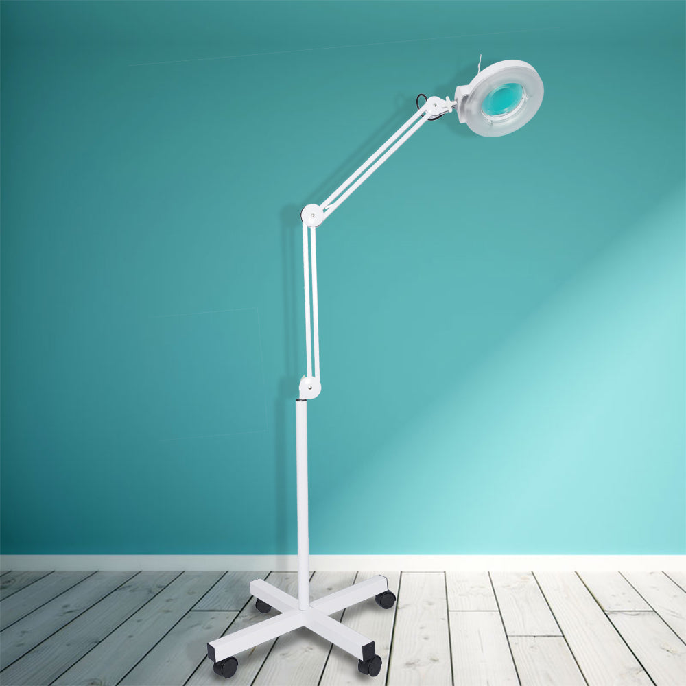magnifying lamp on wheels